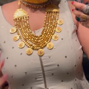 Elegant Gold Necklace for Women